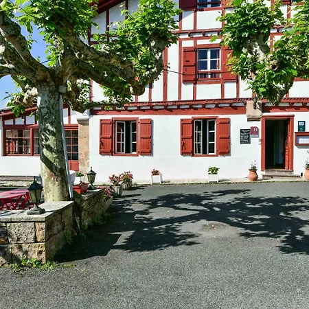 Logis Baratxartea 2* Sare