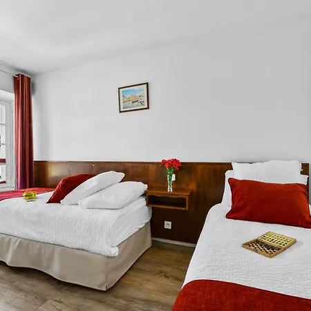 Hotel Logis Baratxartea
