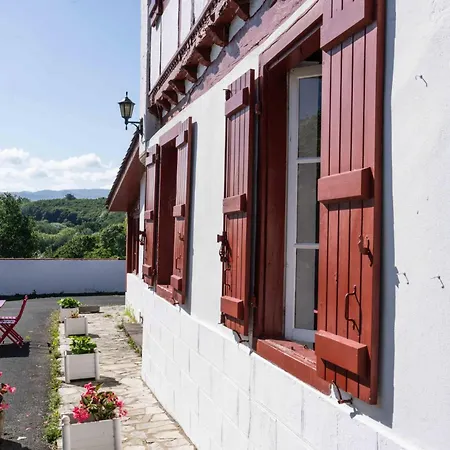 Hotel Logis Baratxartea 2*