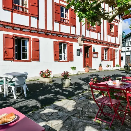 Logis Baratxartea 2* Sare