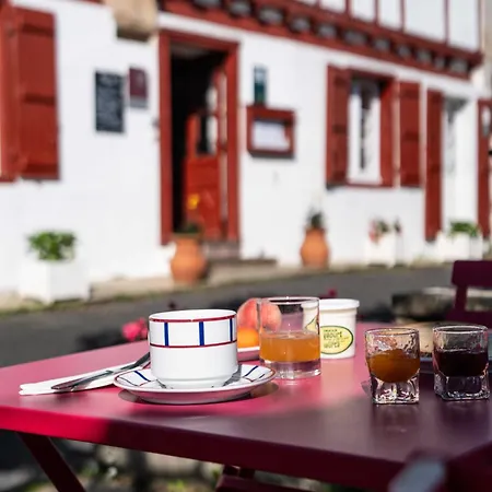 ホテル Logis Baratxartea