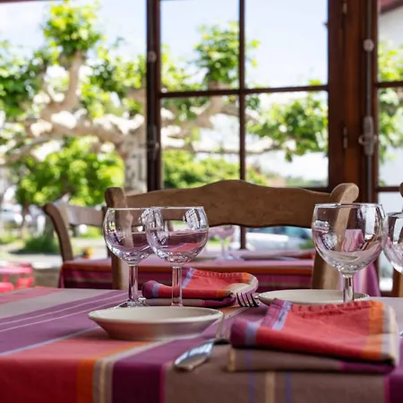 Logis Baratxartea 2* サール