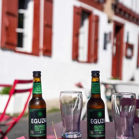 Logis Baratxartea Hotel 2*