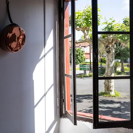 Hotel Logis Baratxartea