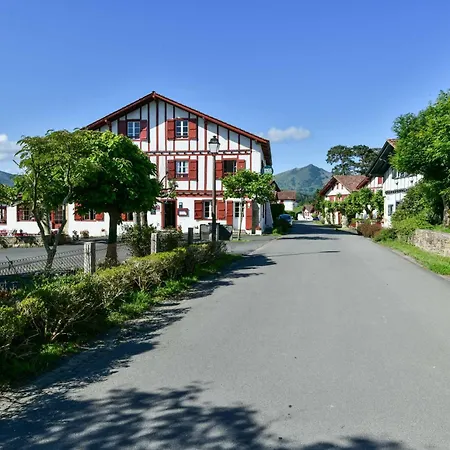 Logis Baratxartea ホテル サール