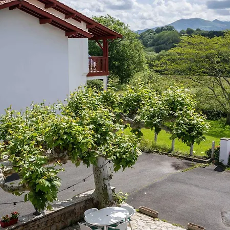 Hotel Logis Baratxartea 2*