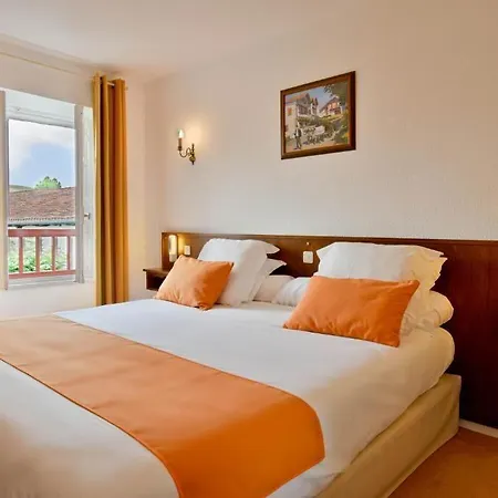 Hotel Logis Baratxartea