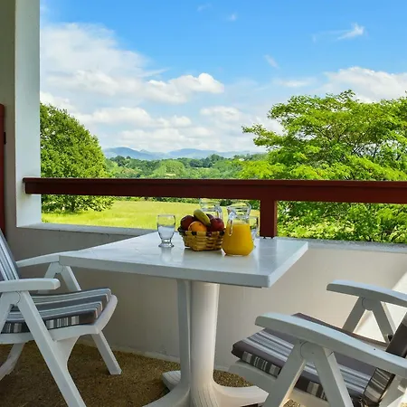 Hotel Logis Baratxartea 2*