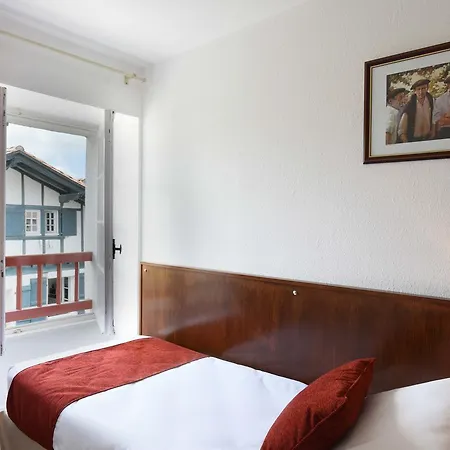 Logis Baratxartea Hotel Sare