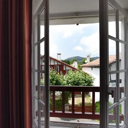Logis Baratxartea 2*