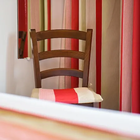 Logis Baratxartea Hotel 2*
