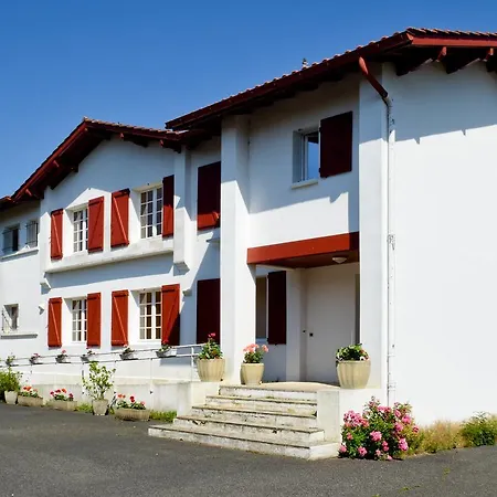Hotel Logis Baratxartea Sare