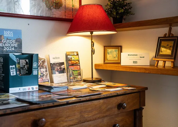 Logis Baratxartea Hotel 2*