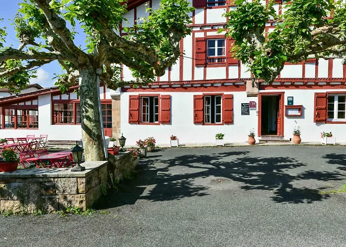 Logis Baratxartea 2* Sare