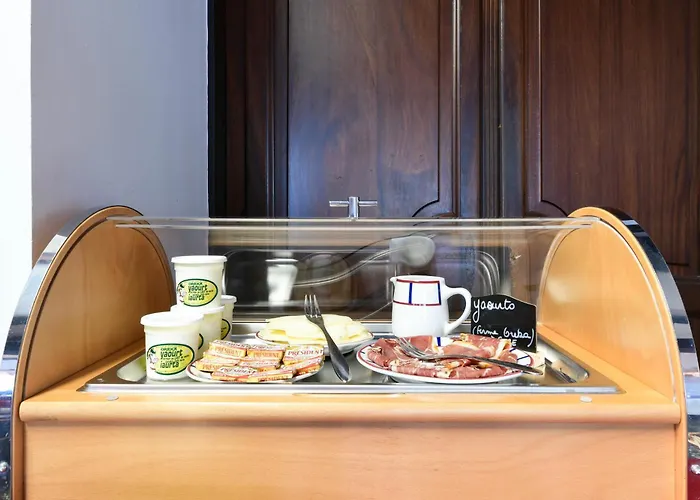 Logis Baratxartea Hotel Sare