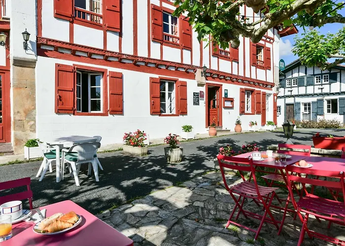 Logis Baratxartea 2* Sare