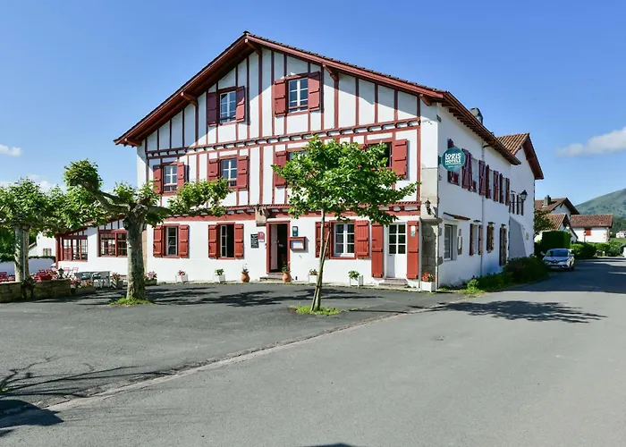 Hotel Logis Baratxartea 2*