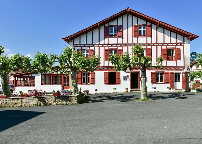 Logis Baratxartea Hotel Sare