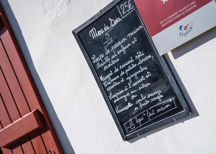 Hotel Logis Baratxartea Sare