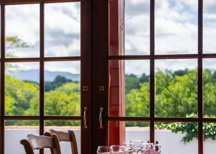 Hotel Logis Baratxartea