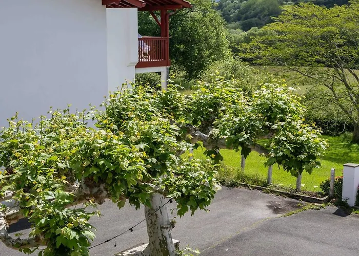 Hotel Logis Baratxartea 2*