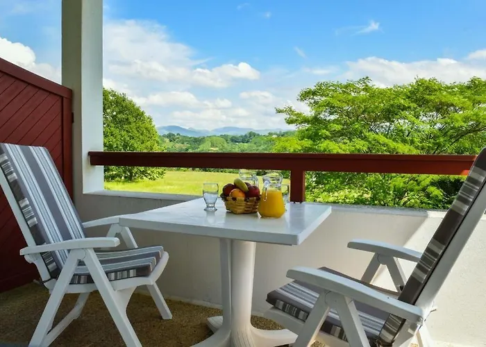 Hotel Logis Baratxartea Sare